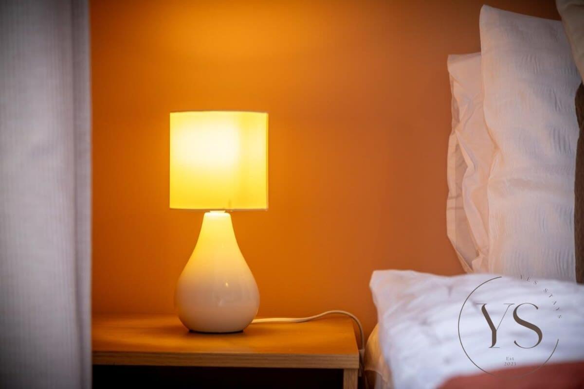 Sienna Longton Studio 2D - Wi-Fi, Alton Towers, Netflix Stoke-on-Trent Exteriér fotografie