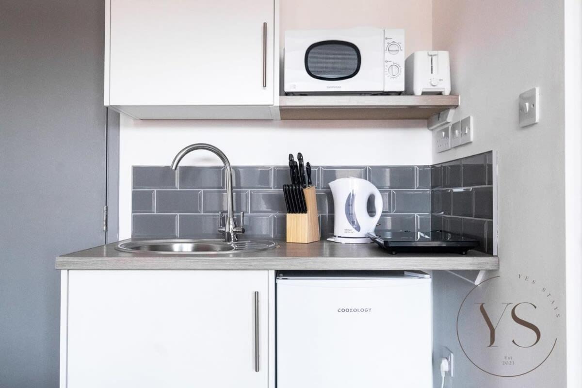 Sienna Longton Studio 2D - Wi-Fi, Alton Towers, Netflix Stoke-on-Trent Exteriér fotografie