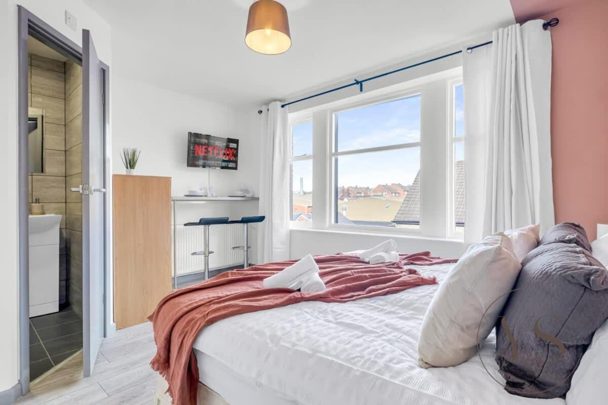 Sienna Longton Studio 2D - Wi-Fi, Alton Towers, Netflix Stoke-on-Trent Exteriér fotografie