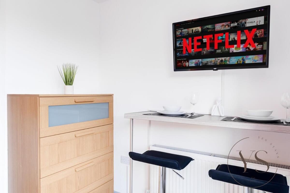 Sienna Longton Studio 2D - Wi-Fi, Alton Towers, Netflix Stoke-on-Trent Exteriér fotografie