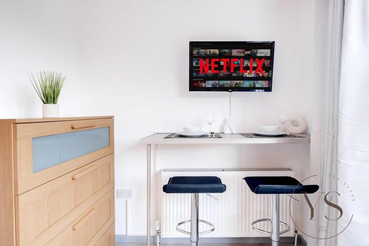 Sienna Longton Studio 2D - Wi-Fi, Alton Towers, Netflix Stoke-on-Trent Exteriér fotografie