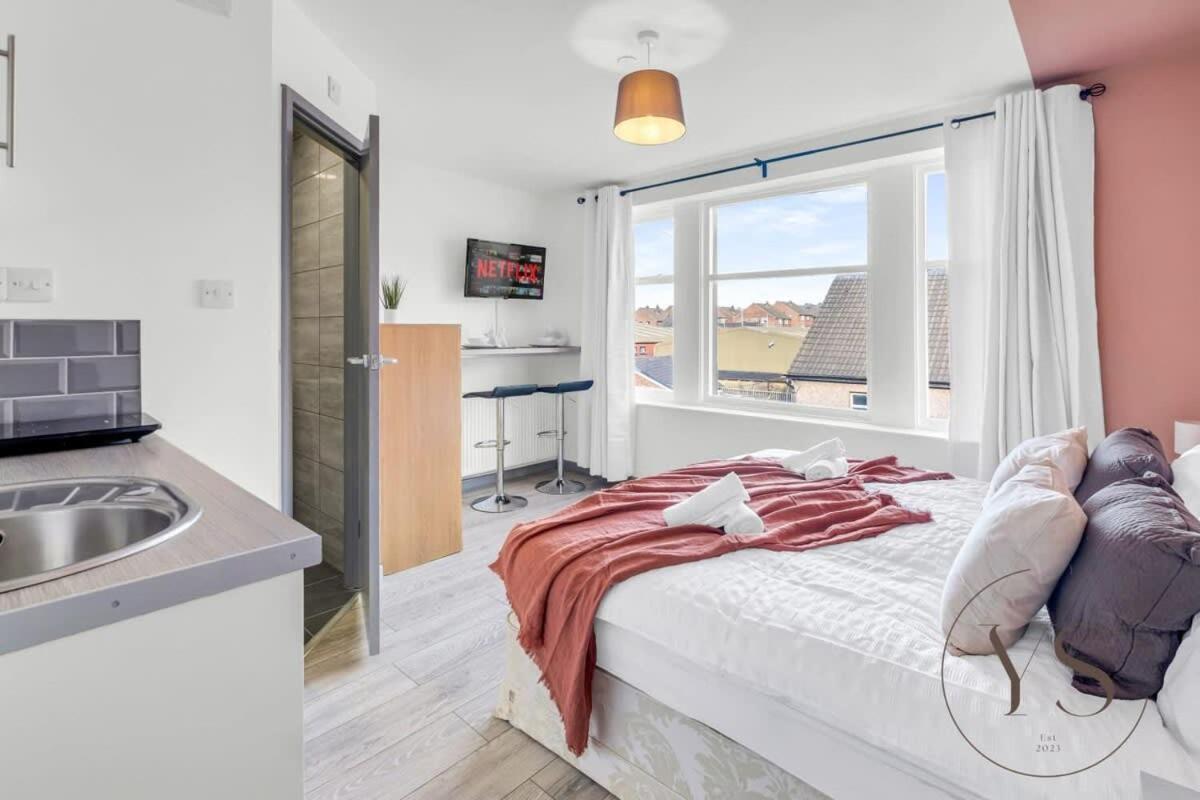 Sienna Longton Studio 2D - Wi-Fi, Alton Towers, Netflix Stoke-on-Trent Exteriér fotografie