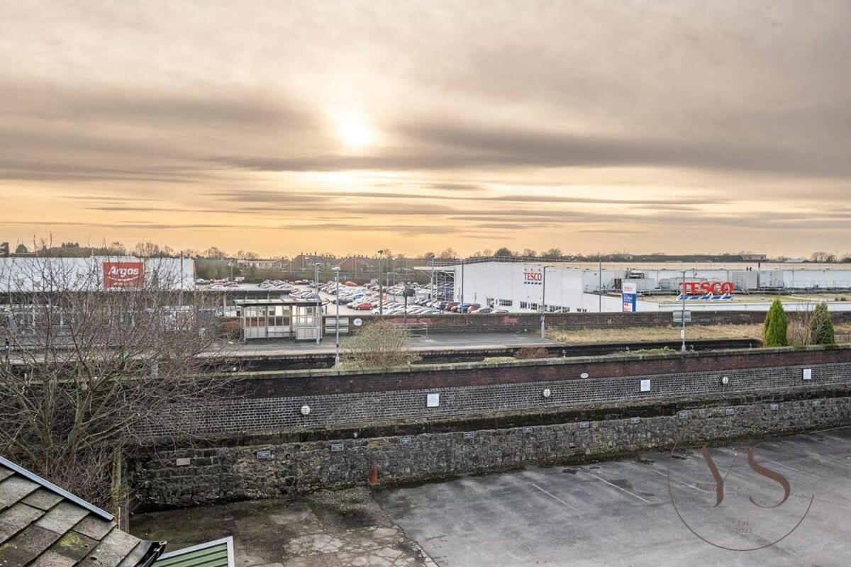 Sienna Longton Studio 2D - Wi-Fi, Alton Towers, Netflix Stoke-on-Trent Exteriér fotografie